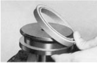 活塞密封圈安裝方法圖1